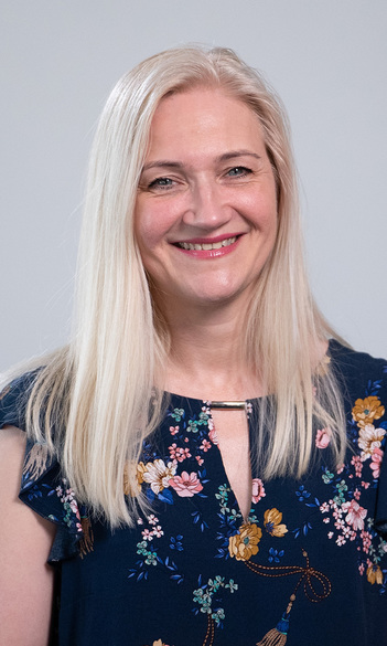 Dr. Kiss Edina